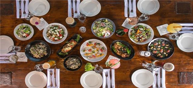 על הנהר  בכנרת - קבוצה