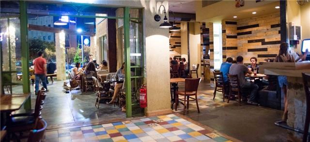 שבתאי פיצה ובירה  בקיסריה