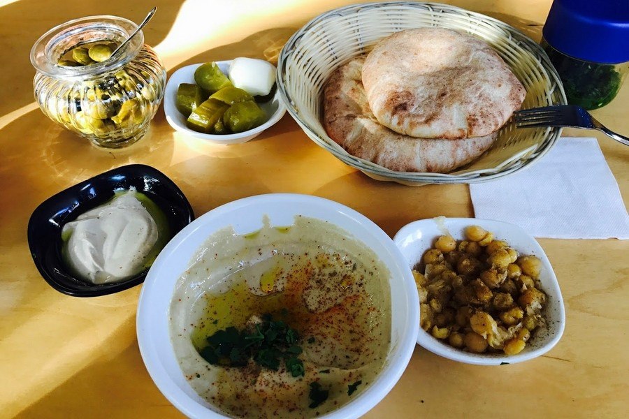 תמונה שצולמה בחומוס אליהו - 2 תמונה של חומוס אליהו - 2