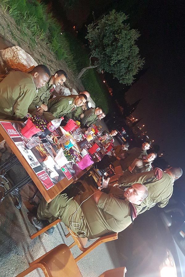 פותחים שולחן אצל רונן בשרים לאירועים