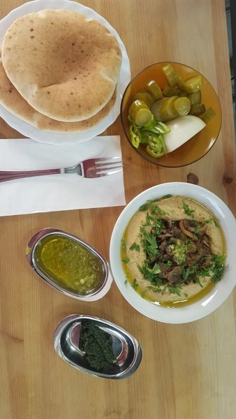 חומוס פטריות המשורר חומוס פטריות המשורר