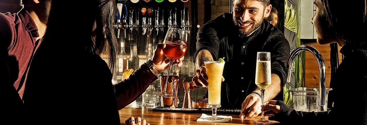 SAGA BAR תמונת רקע SAGA BAR