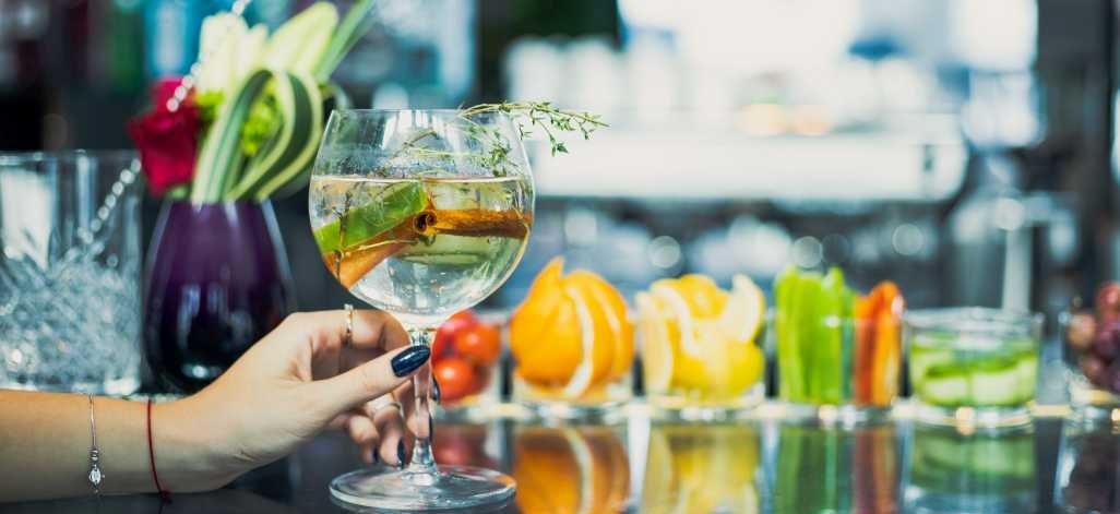 ג'ין בר - GIN BAR תמונת רקע ג'ין בר - GIN BAR