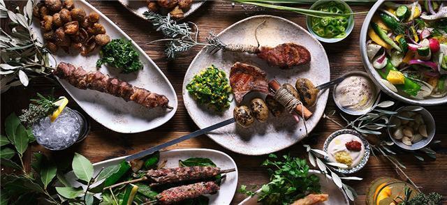 גריל עץ בראש פינה