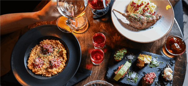 סאטיריקון בחיפה