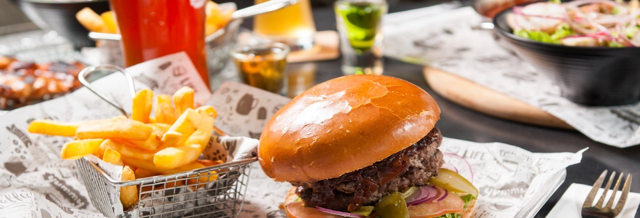 Queen's Kitchen Bar פאב-בר בשעל Queen's Kitchen Bar פאב-בר בשעל