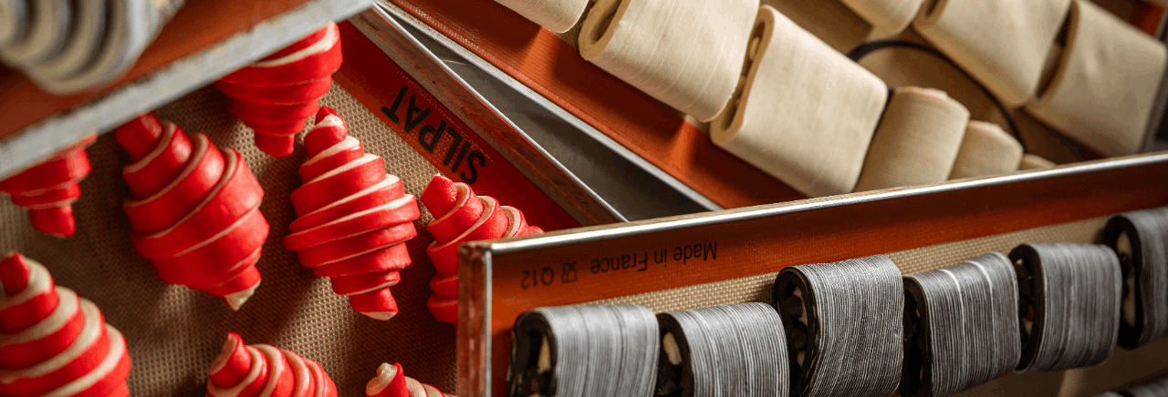 רובה בונה בית קפה בהרצליה