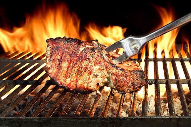 מידת העשייה של הבשר היא שקלול של סוג הנתח, עוביו ומשך הזמן על הגריל. צילום: thinkstock