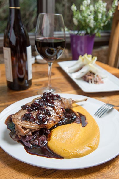 אדמה. צילום: אילן עמיחי