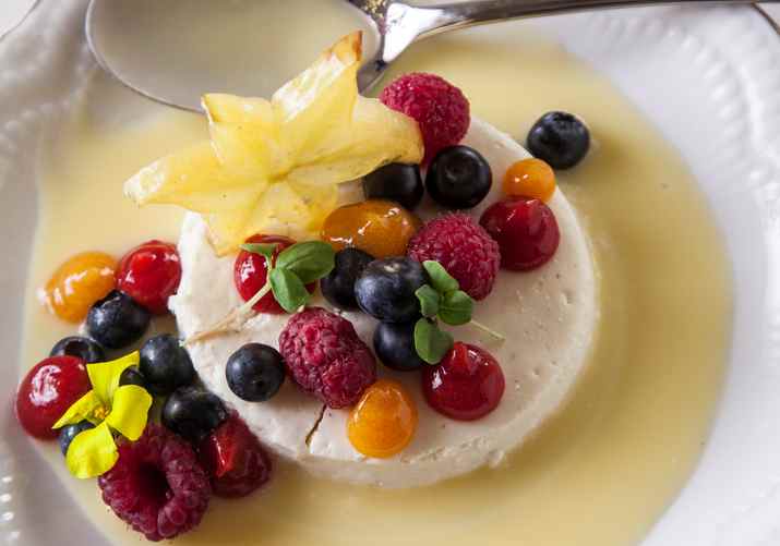 עוגת גבינה של בראסרי עין כרם (צילום: אפיק גבאי)