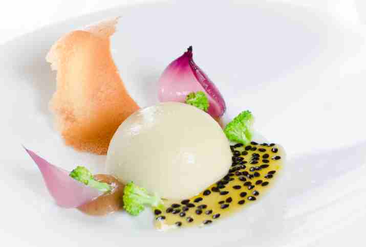 עוגת גבינה שלו ביער (צילום: רביב לוי)