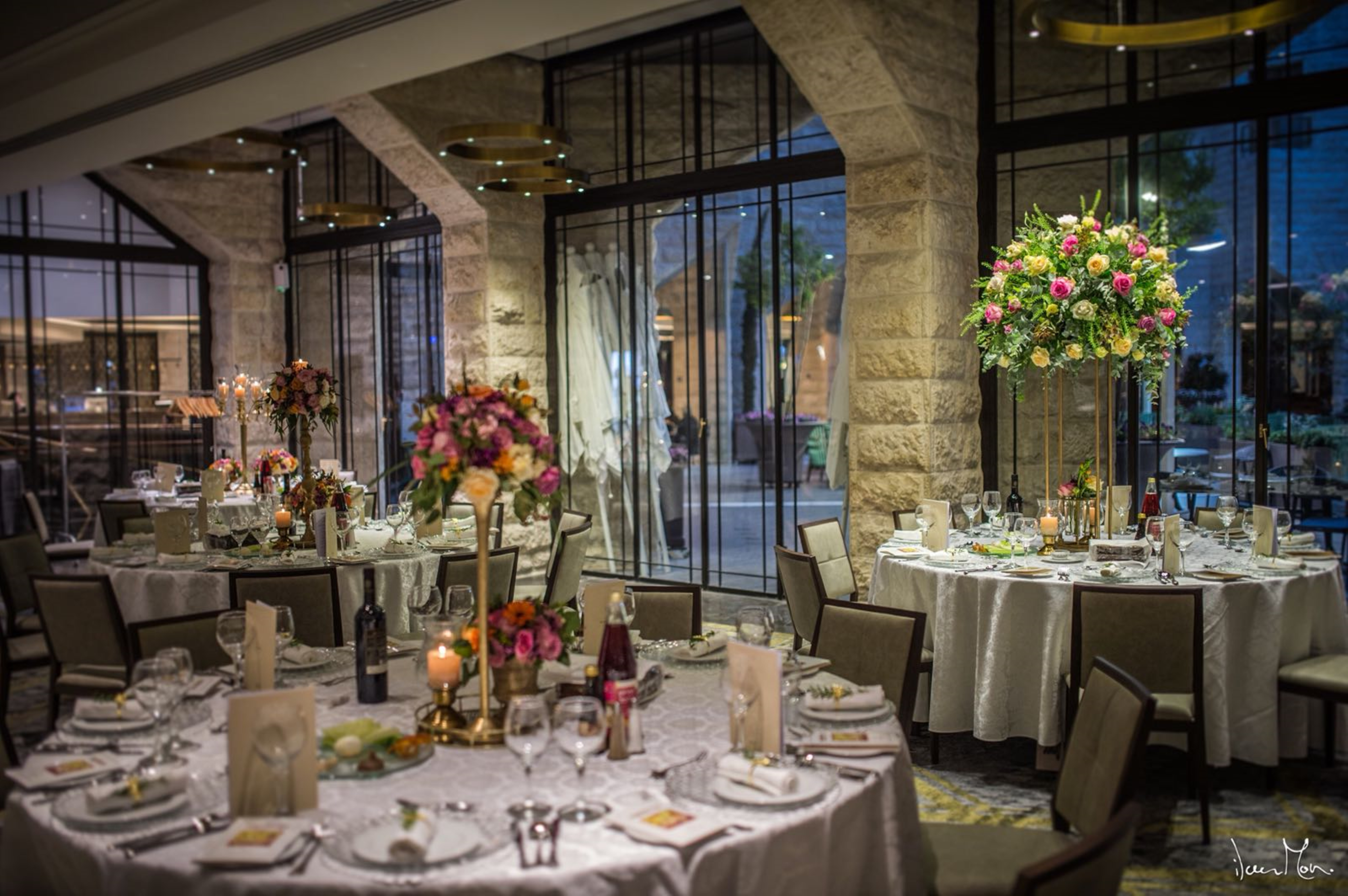 שולחן חג במלון ענבל (צילום: אילן מור)