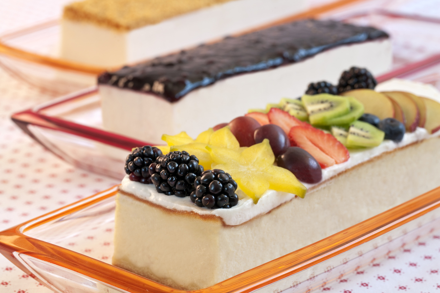 עוגת גבינה עם פירות, מתוקה. צילום: מתוקה רומסרוויס