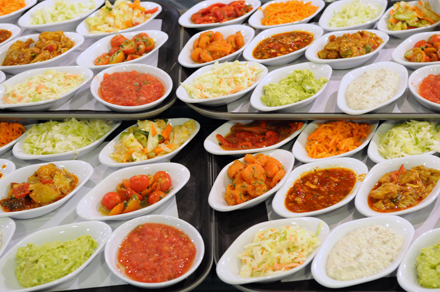 סלטים במסעדת אחלה. צילום: אורן שליו סלטים במסעדת אחלה. צילום: אורן שליו