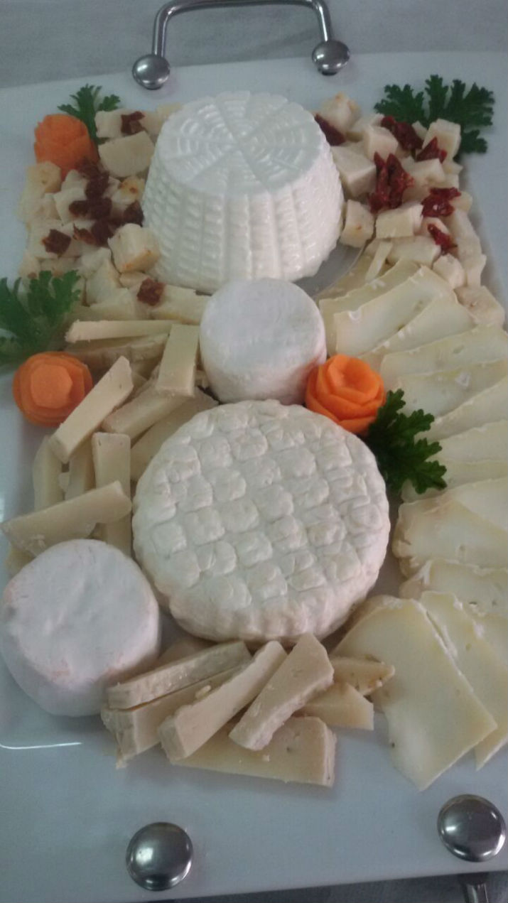 גבינות משק הירש