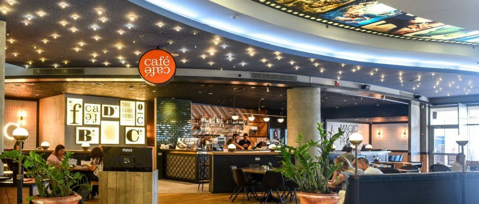 מפגש בנות מוצלח בקפה קפה סינמול