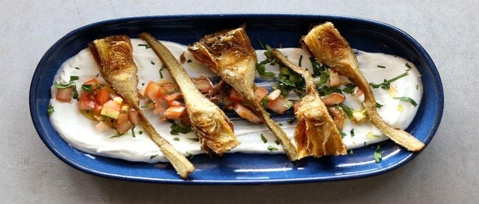 אוכלים במסעדת אפרטו בקיסריה