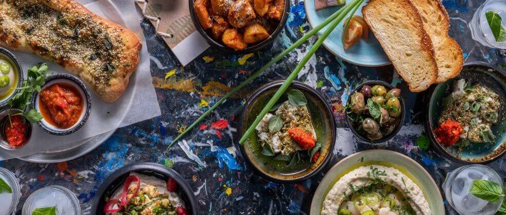 אמנות עם דרינק ביד: בר-מסעדה חדש נפתח בבית קנדינוף