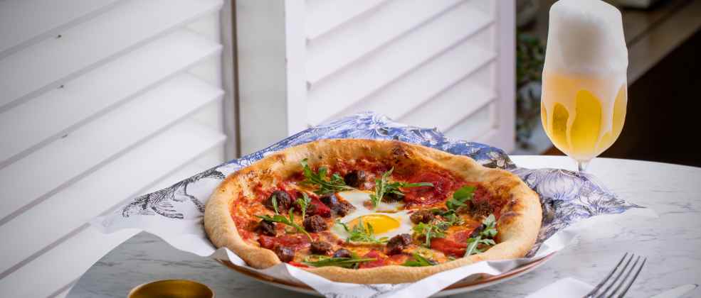 פיצה מרגז במסעדת הולה (צילום: גיל אבירם)