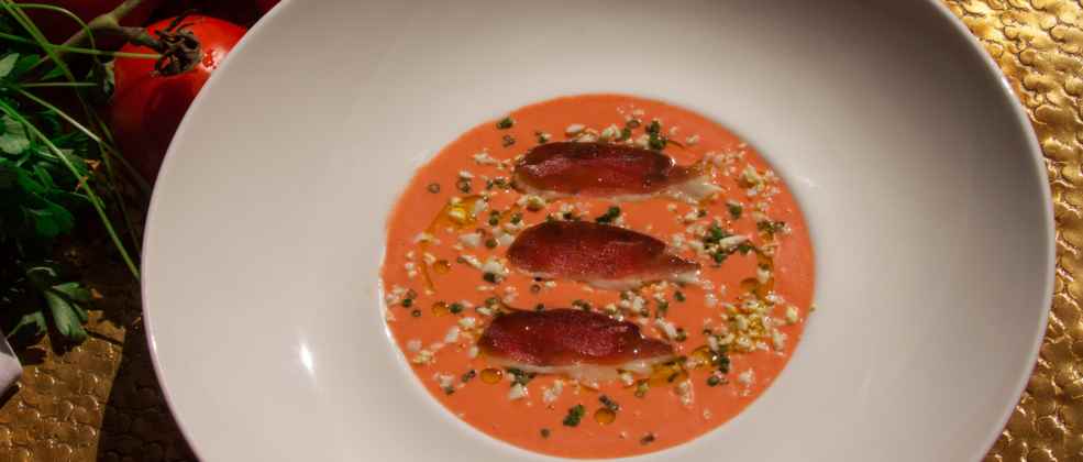 מרק סלמורחו של ויקטור גלוגר (צילום: איילת זיו)