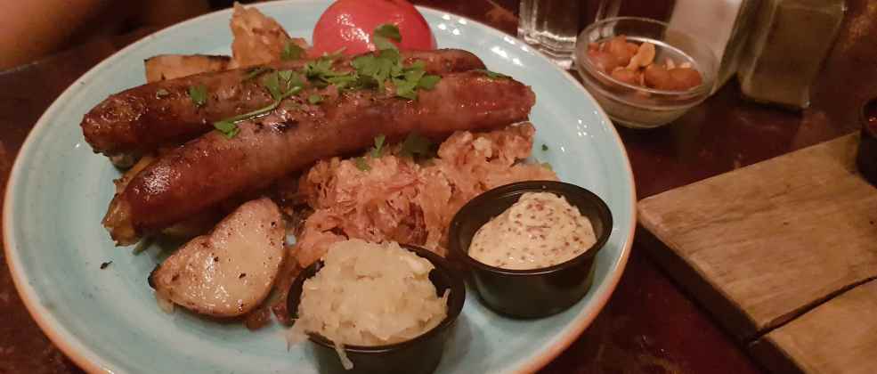 נקניקיות בלפאסט של אוסליבן (צילום: ניר מאולבוגט)