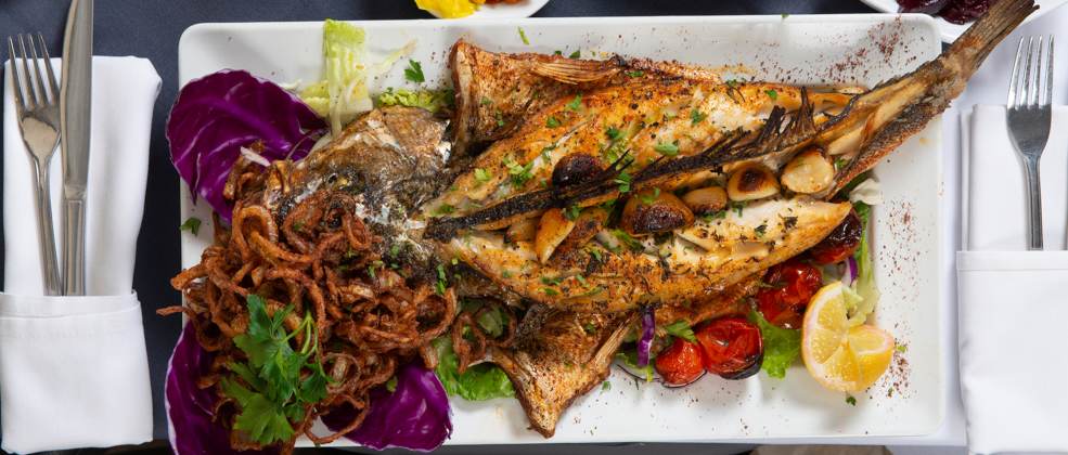 דג לוקוס שלם במסעדת הדייגים תל אביב (צלם: דרור ורשבסקי)