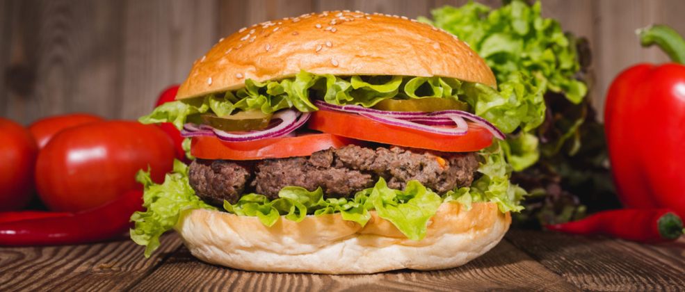 המבורגר בלחמנייה  (Shutterstock)