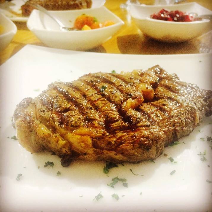 סטייק בשר בגיליס, נוב (צילום: באדיבות המקום)