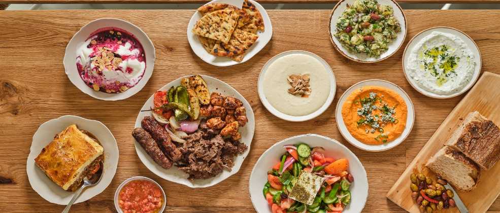 ארוחה יוונית של גרקו (צילום: אנטולי מיכאלו)