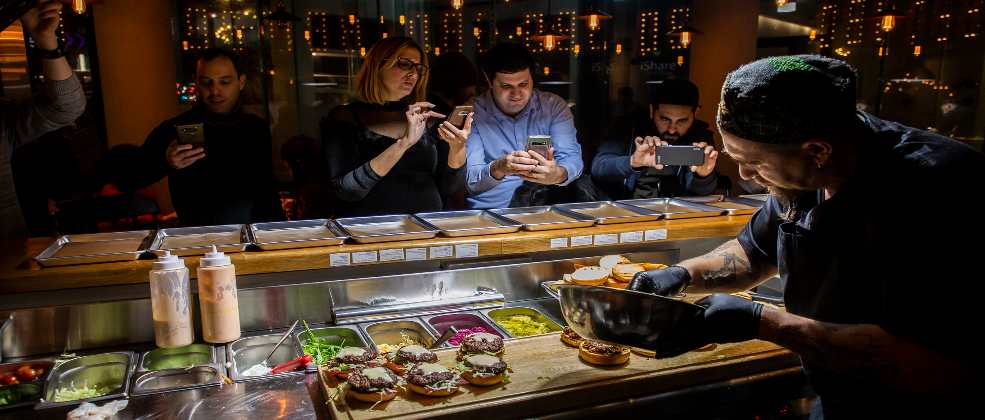 קישור לכתבה בשם התיאבון נפתח: ברים עם אוכל טוב התיאבון נפתח: ברים עם אוכל טוב