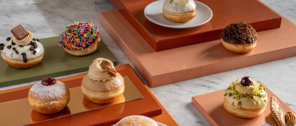 קלוריות? פחח! סופגניות מיוחדות ומושחתות זה החיים